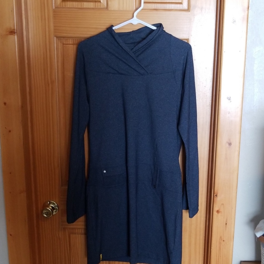 Lole long sleeved dress